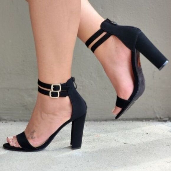 Women's Black Chunky Heeled Double Ankle Strap Sandals - Picture 1 of 5